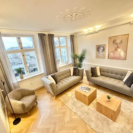 Luxury 4 Bedrooms 176 M2 Water View Location Copenhague