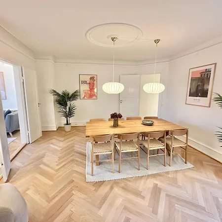 Luxury 4 Bedrooms 176 M2 Water View Location