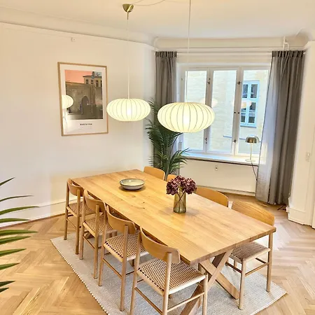 Luxury 4 Bedrooms 176 M2 Water View Location * Copenhague