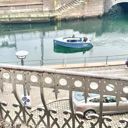 Luxury 4 Bedrooms 176 M2 Water View Location Copenhague