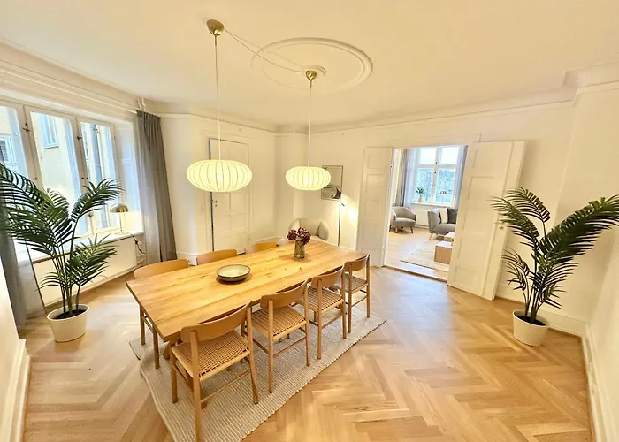 Luxury 4 Bedrooms 176 M2 Water View Location