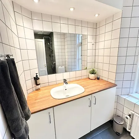 Luxury 4 Bedrooms 176 M2 Water View Location 아파트 *