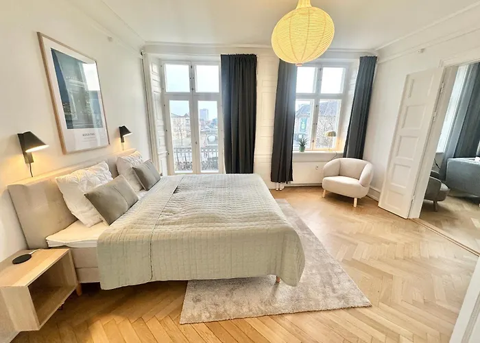 Luxury 4 Bedrooms 176 M2 Water View Location