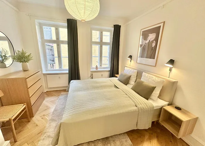 Luxury 4 Bedrooms 176 M2 Water View Location