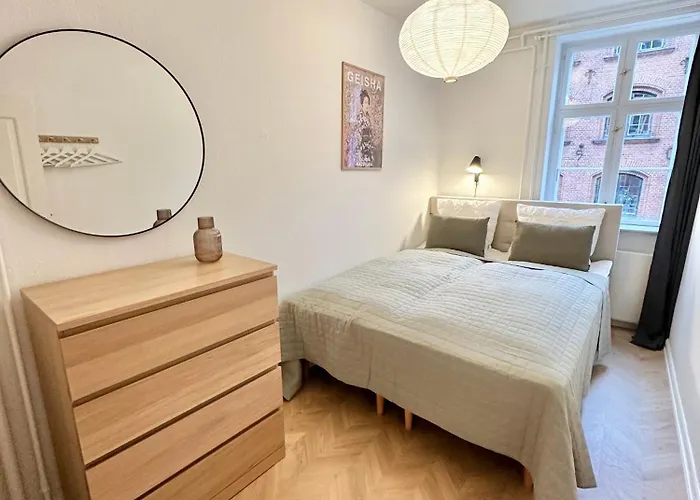 Luxury 4 Bedrooms 176 M2 Water View Location Appartement *