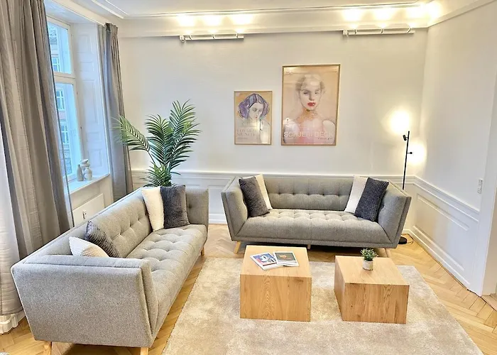 Luxury 4 Bedrooms 176 M2 Water View Location *